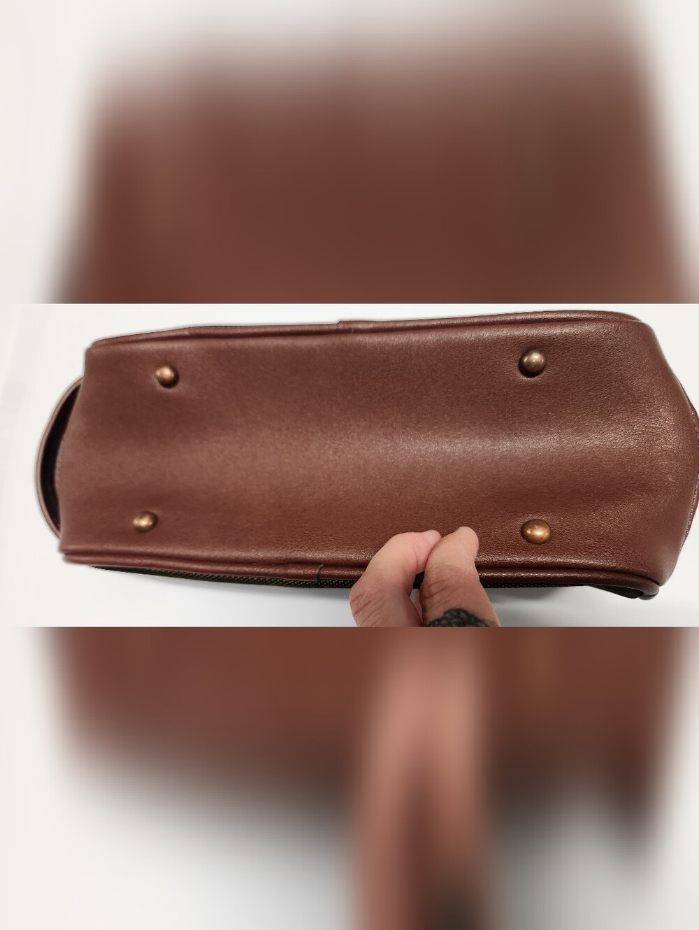Robert Graham Olive Green and Brown Men's Travel Pouch - Picture 5 of 7